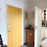 2-zimmer-appartement Im 1. Obergeschoss Mit Hallenschwimmbad Und Sauna. Apartment