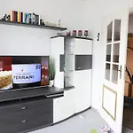 Apartment 2-zimmer-appartement Im 1. Obergeschoss Mit Hallenschwimmbad Und Sauna.