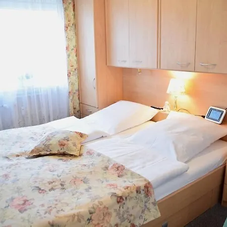 2-zimmer-appartement Im 1. Obergeschoss Mit Hallenschwimmbad Und Sauna. Apartment
