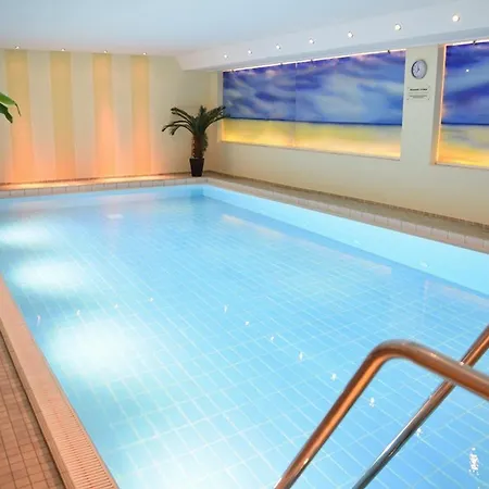 2-zimmer-appartement Im 1. Obergeschoss Mit Hallenschwimmbad Und Sauna. Apartman