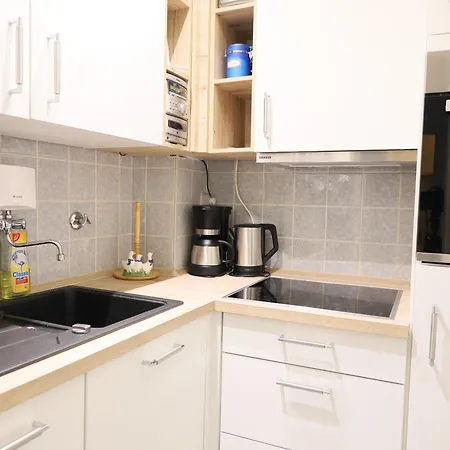 2-zimmer-appartement Im 1. Obergeschoss Mit Hallenschwimmbad Und Sauna. * Westerland