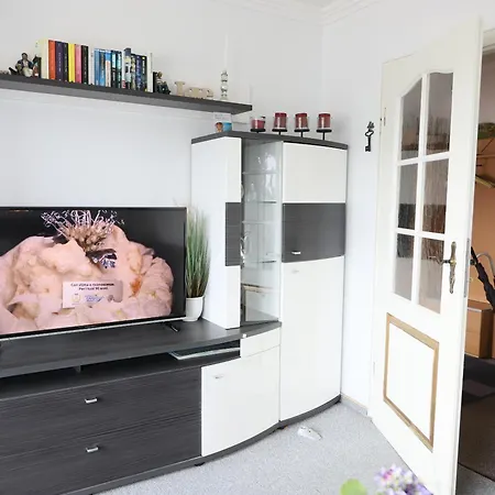 2-zimmer-appartement Im 1. Obergeschoss Mit Hallenschwimmbad Und Sauna. Apartman Westerland