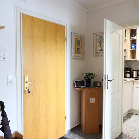 2-zimmer-appartement Im 1. Obergeschoss Mit Hallenschwimmbad Und Sauna. Apartman