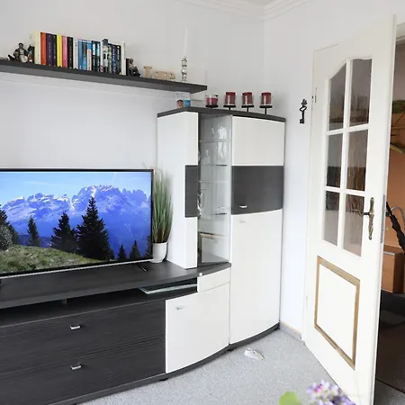 2-zimmer-appartement Im 1. Obergeschoss Mit Hallenschwimmbad Und Sauna. Apartman *