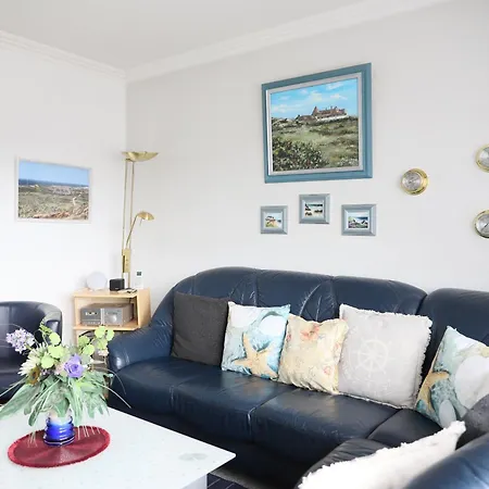 2-zimmer-appartement Im 1. Obergeschoss Mit Hallenschwimmbad Und Sauna. * Westerland